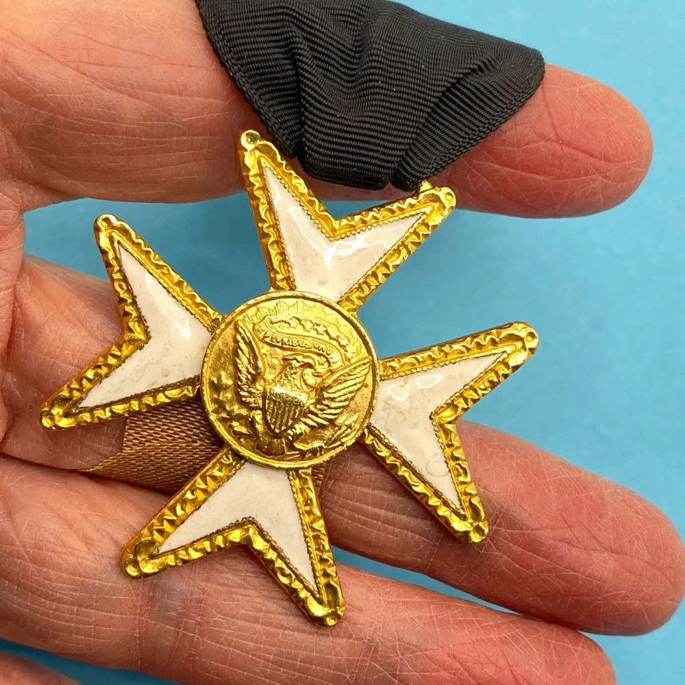 MASONIC Maltese White Cross Knights Templar Ribbon Enamel Badge Medal Pin